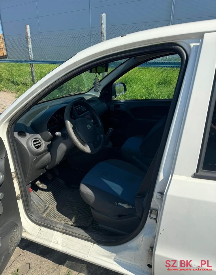 2011' Fiat Panda photo #2