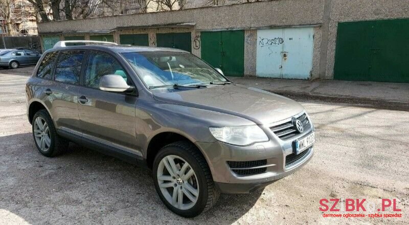 2007' Volkswagen Touareg photo #1