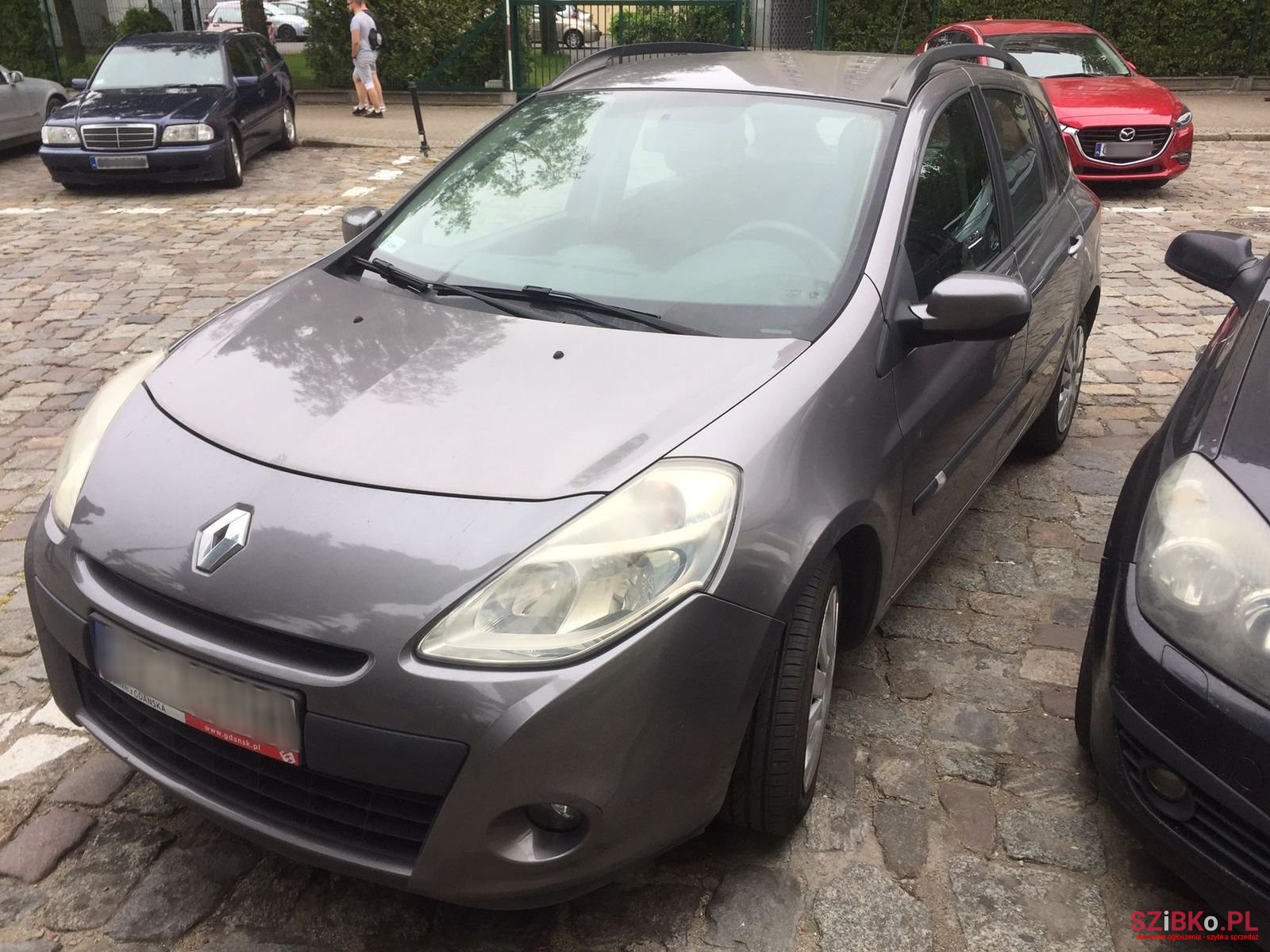 2010' Renault Clio photo #4