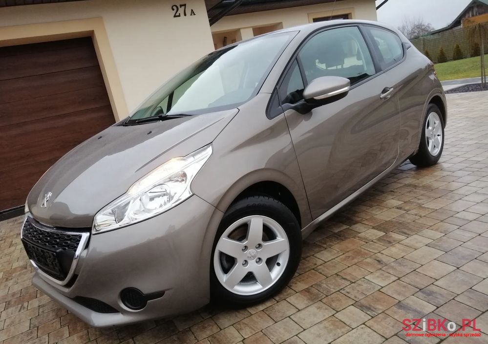 2013' Peugeot 208 photo #4