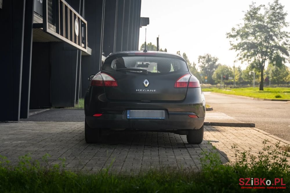 2011' Renault Megane photo #4
