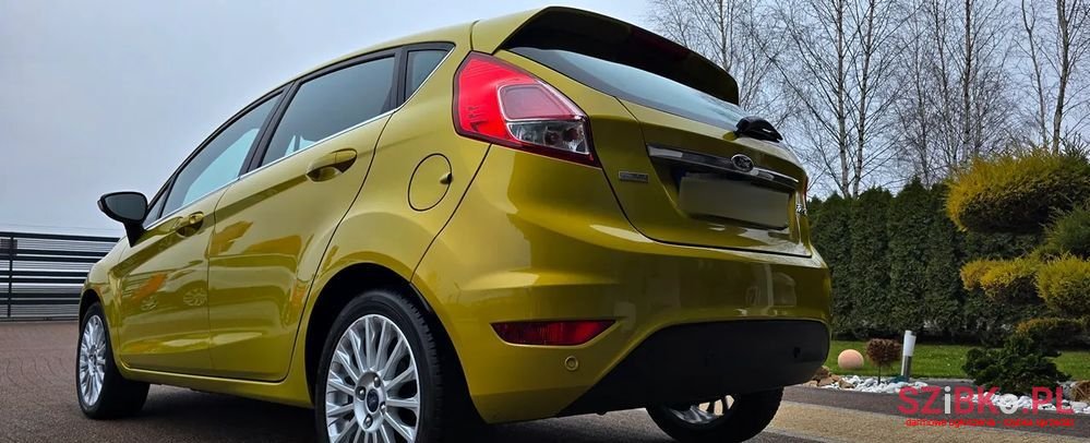 2013' Ford Fiesta photo #3