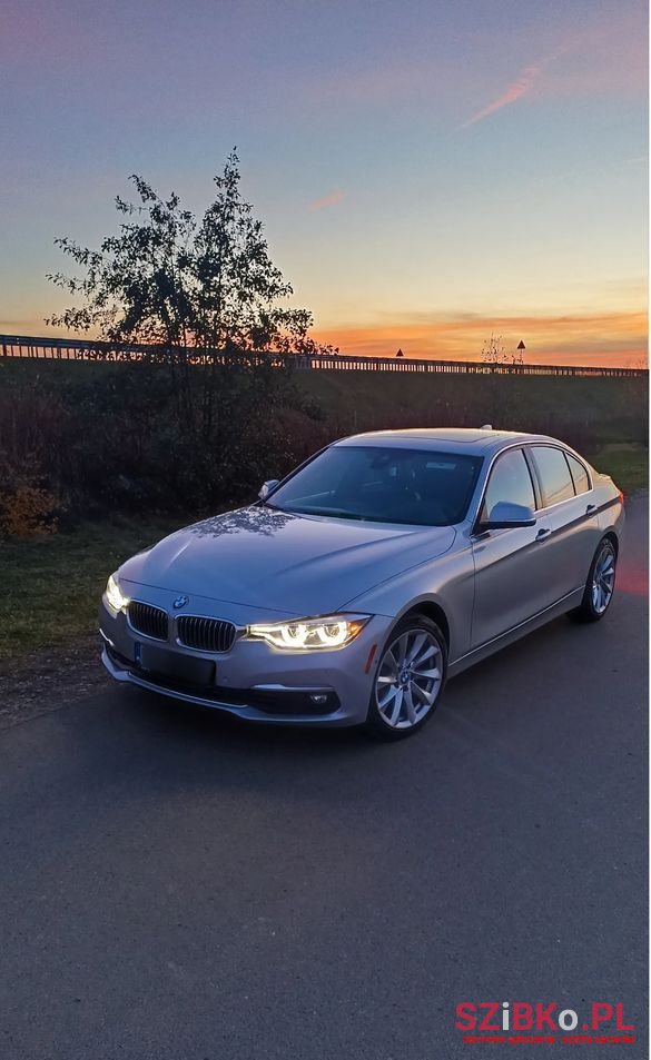 2016' BMW 3 Series photo #1