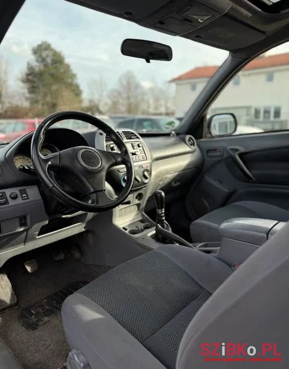 2002' Toyota RAV4 4X4 photo #5