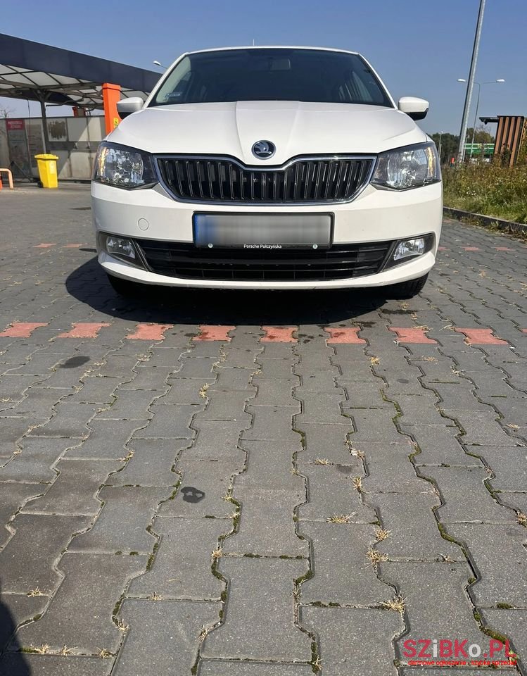 2017' Skoda Fabia 1.4 Tdi Ambition photo #5