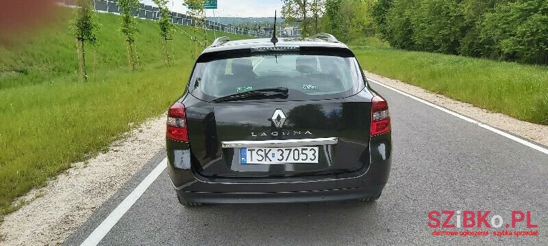 2012' Renault Laguna photo #5