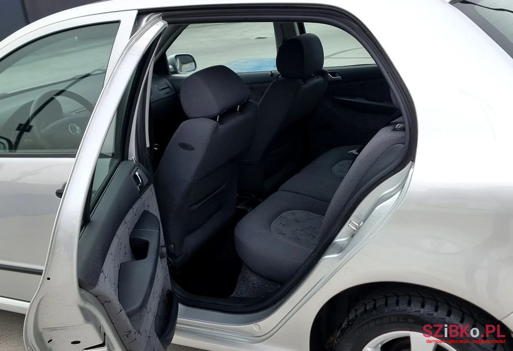 2004' Skoda Fabia photo #6