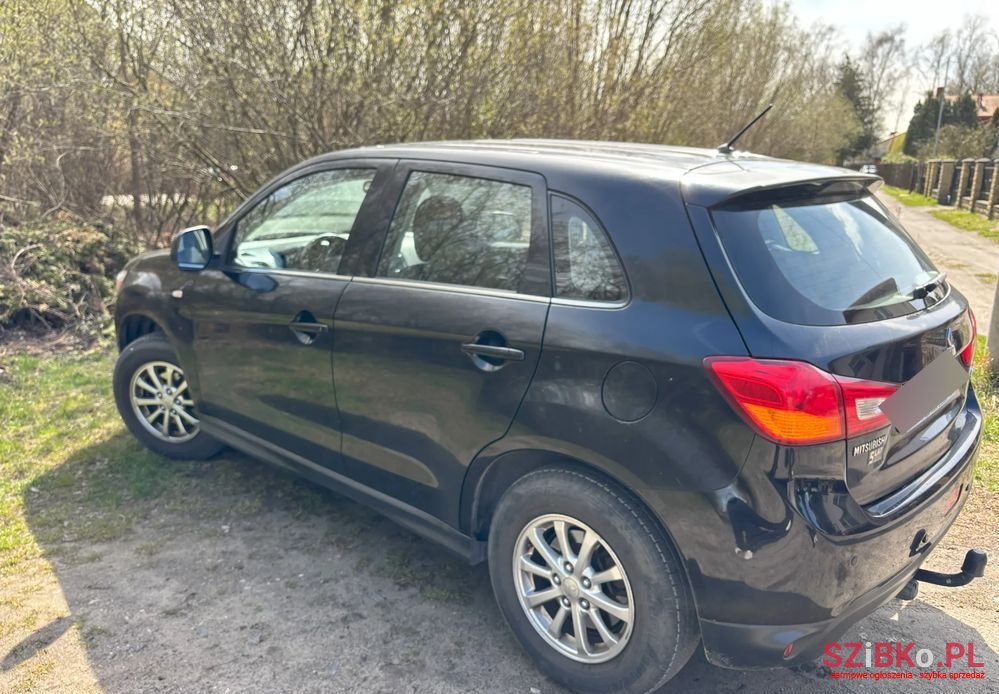 2015' Mitsubishi ASX photo #5