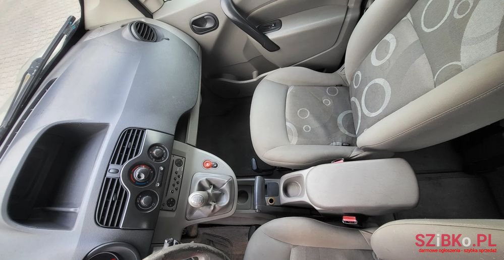 2008' Renault Kangoo photo #5