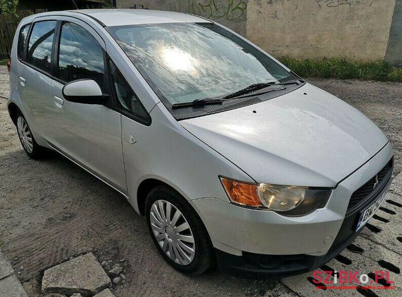 2010' Mitsubishi Colt photo #1