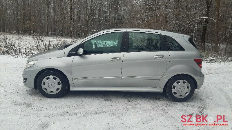 2011' Mercedes-Benz B160 photo #5