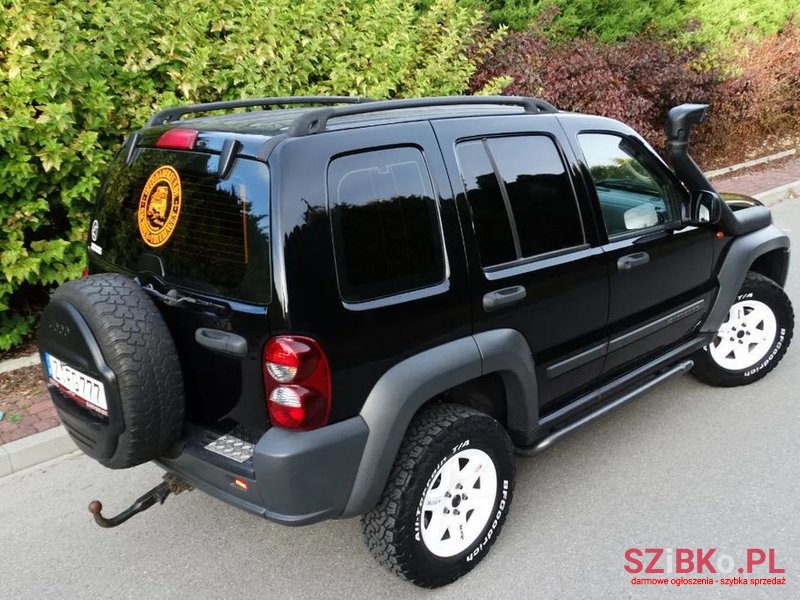 2006' Jeep Cherokee photo #3