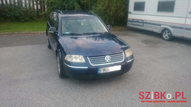 2001' Volkswagen Passat photo #1