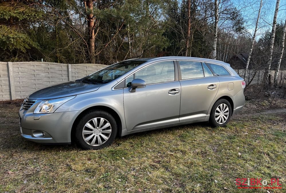 2009' Toyota Avensis 2.0 D-4D Sol photo #2