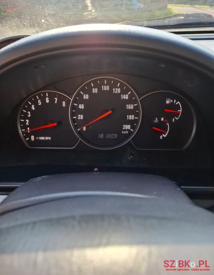 2004' Suzuki Grand Vitara 2.0 photo #5