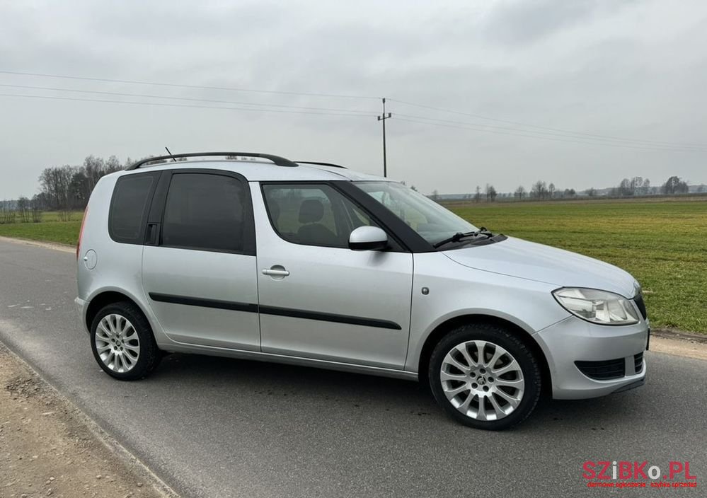 2012' Skoda Roomster Sport photo #2