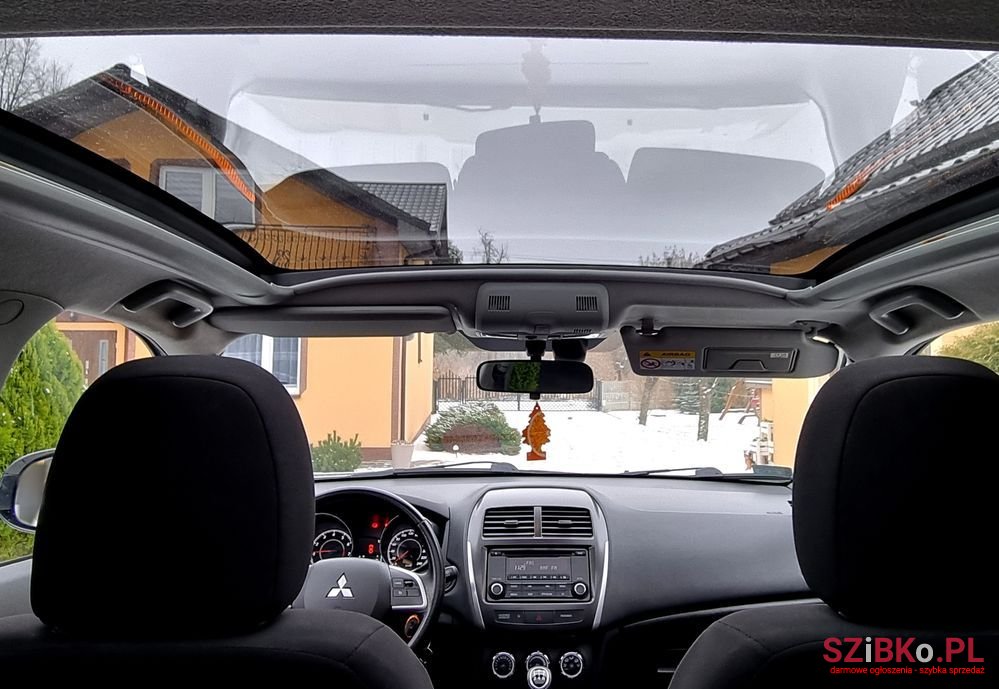 2014' Mitsubishi ASX photo #2