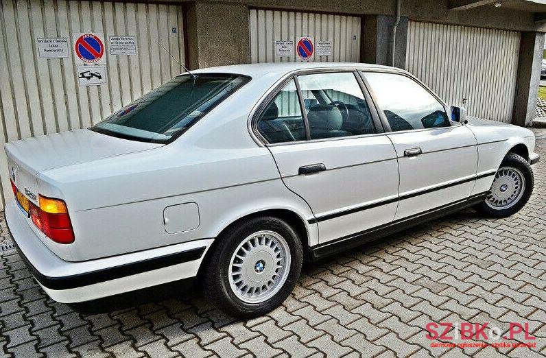 1989' BMW Seria 5 photo #1