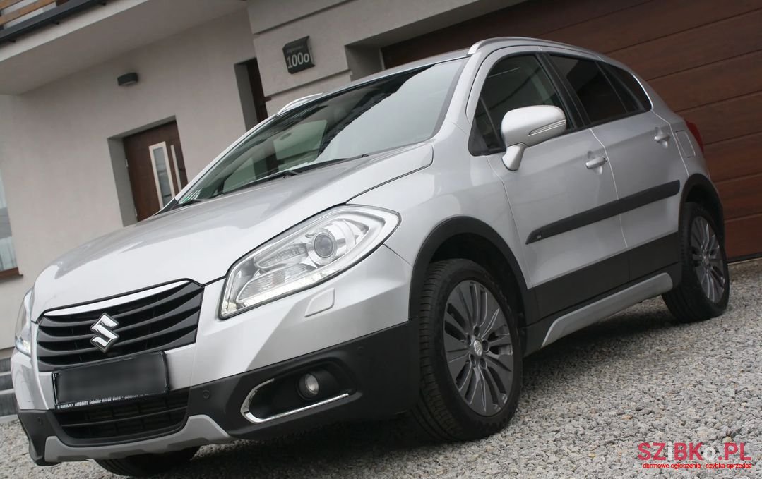 2014' Suzuki SX4 S-Cross photo #3