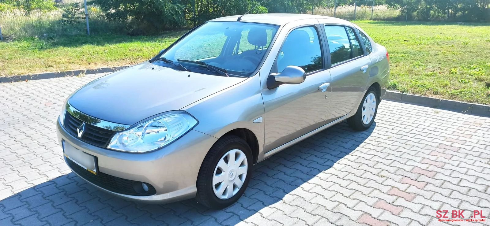 2009' Renault Thalia photo #2