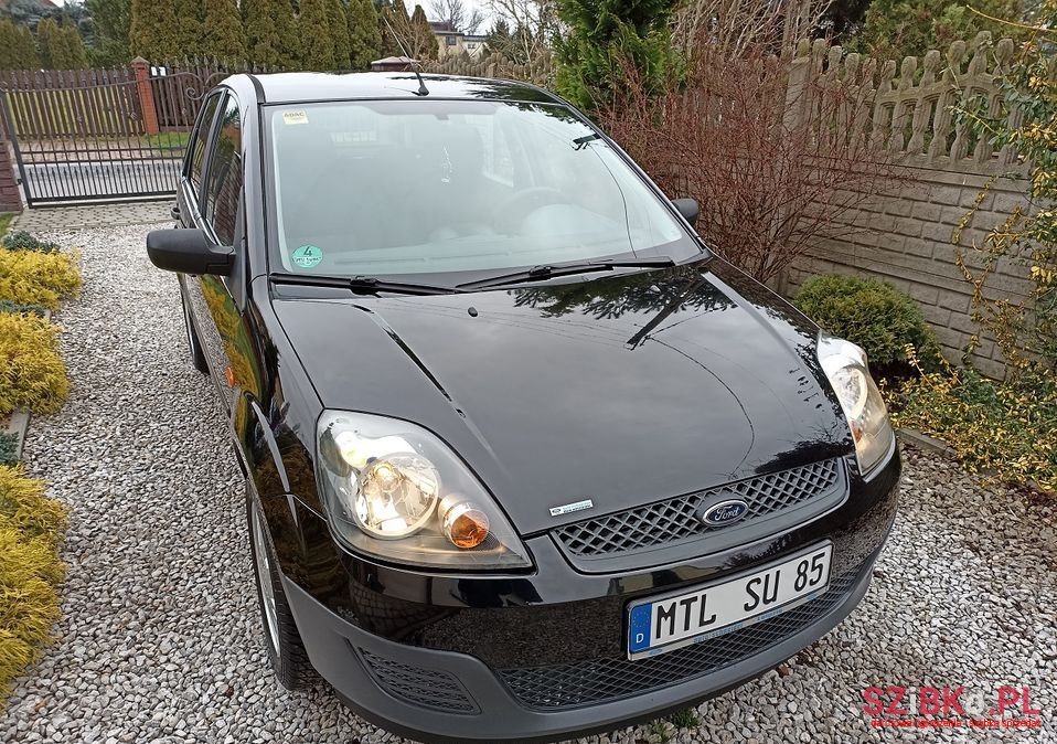 2005' Ford Fiesta photo #3