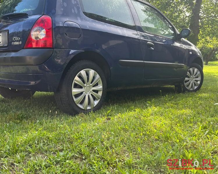 2006' Renault Clio photo #2