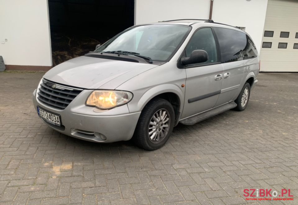 2006' Chrysler Voyager photo #1