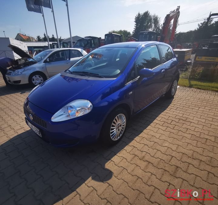 2008' Fiat Grande Punto photo #2