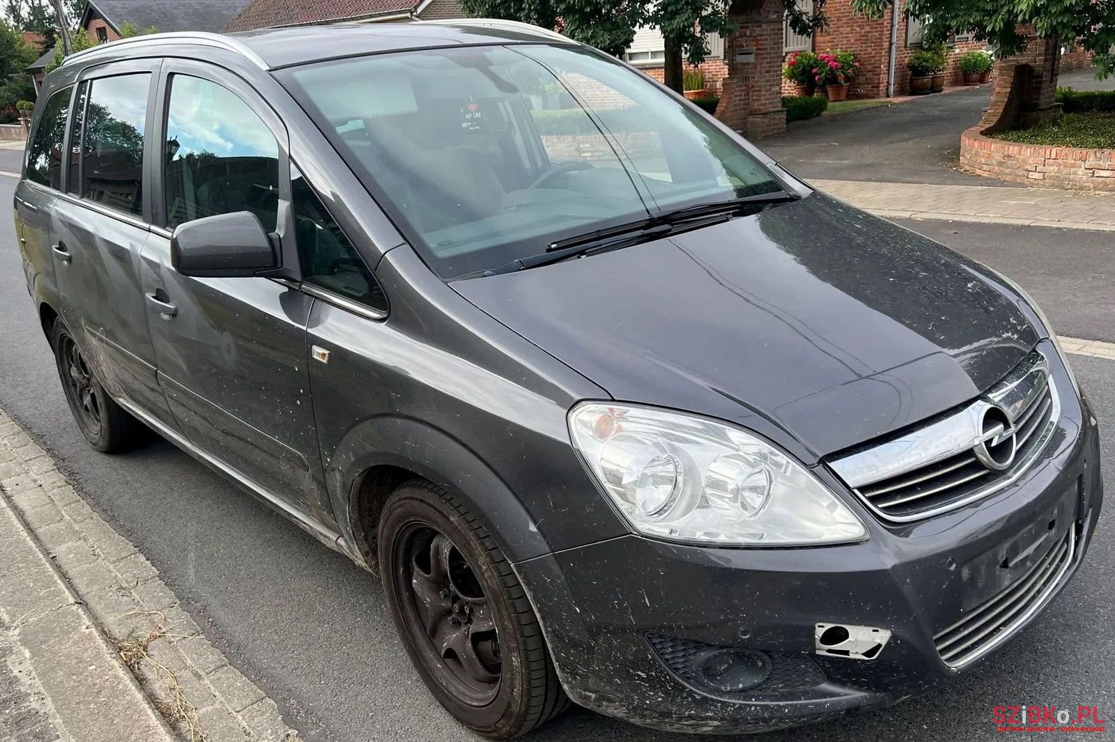 2011' Opel Zafira photo #4