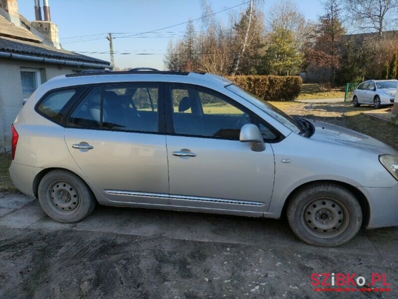 2007' Kia Minivan photo #1