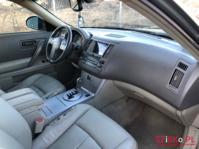 2005' Infiniti FX35 photo #6