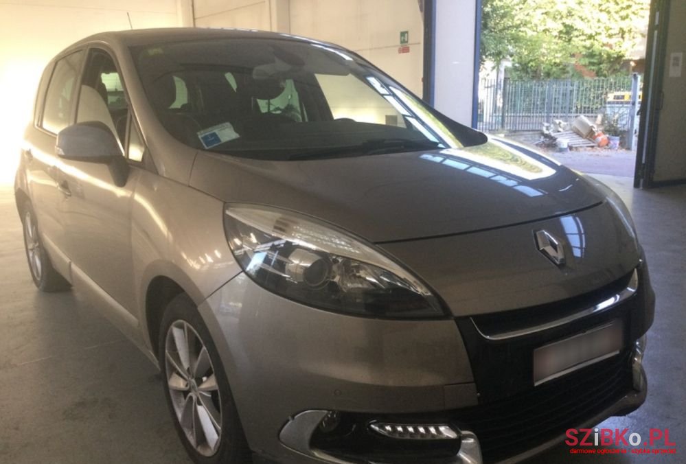 2012' Renault Scenic photo #1