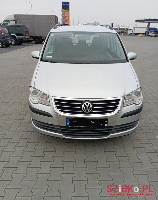 2007' Volkswagen Touran photo #1