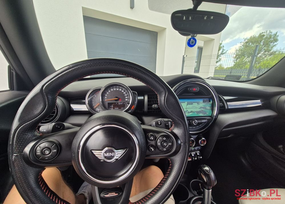 2017' MINI Cooper S Sport photo #3