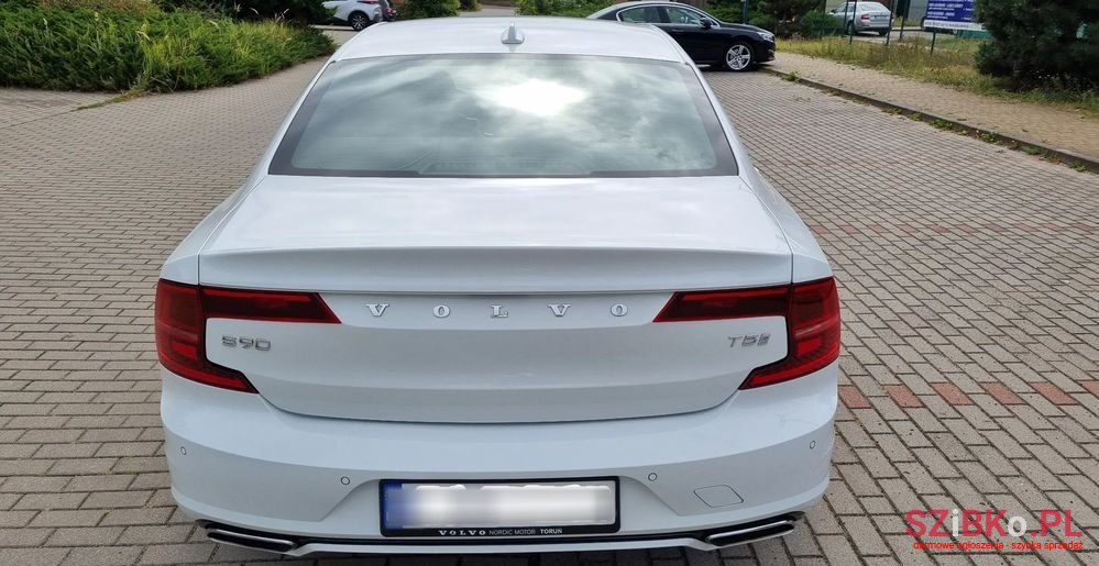 2017' Volvo S90 T5 R-Design photo #5
