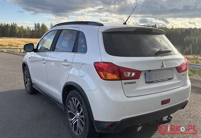 2016' Mitsubishi ASX photo #2