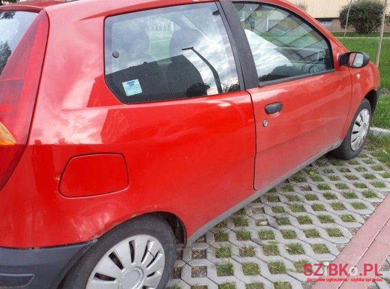 2002' Fiat Punto photo #3