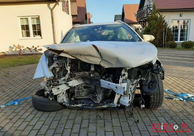 2015' Toyota Auris photo #2