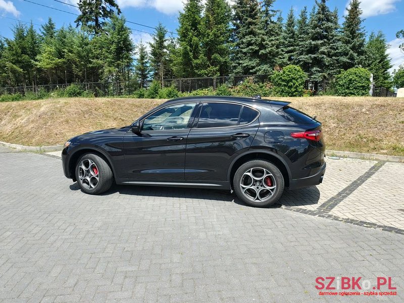 2022' Alfa Romeo Stelvio photo #4