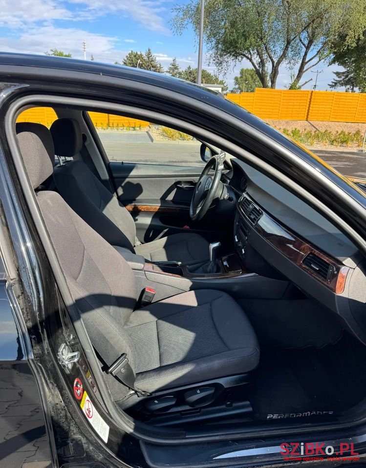 2008' BMW 3 Series 316I photo #6