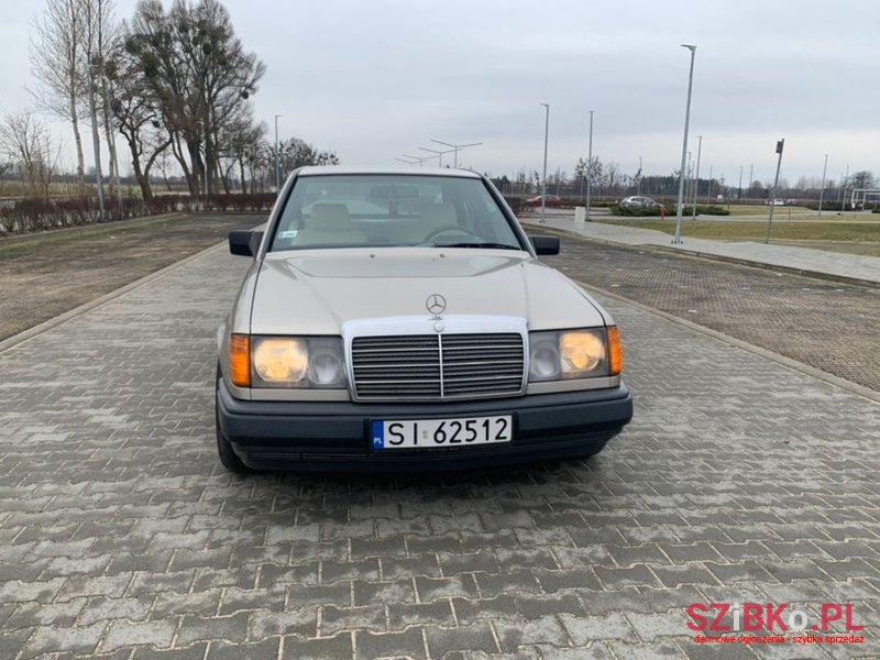 1988' Mercedes-Benz W124 photo #4