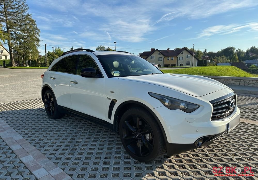 2014' Infiniti Q70 3.0D S photo #4