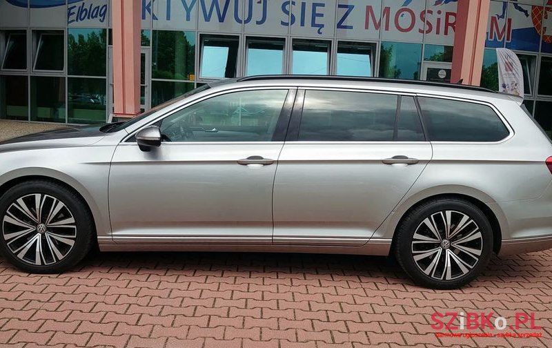2016' Volkswagen Passat photo #3