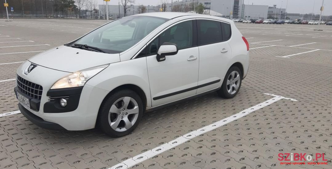 2012' Peugeot 3008 photo #1