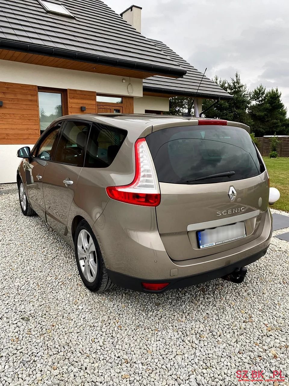 2009' Renault Scenic photo #3
