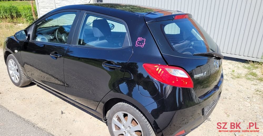 2010' Mazda 2 photo #3