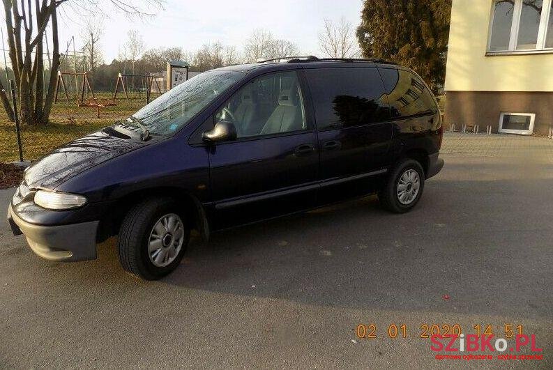 1998' Chrysler Voyager photo #1