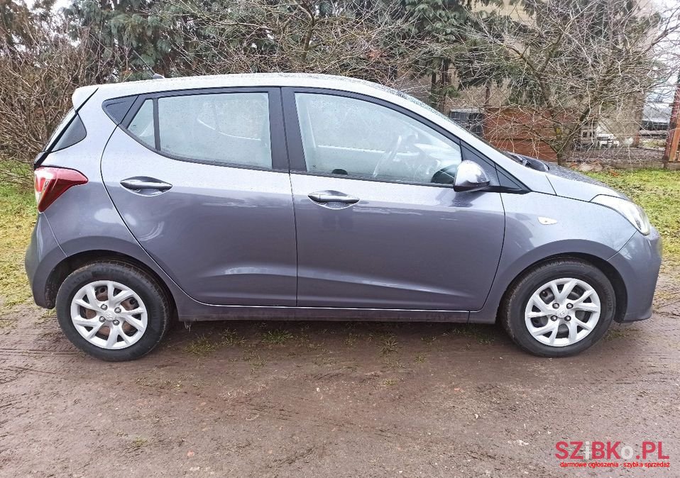 2017' Hyundai i10 photo #2