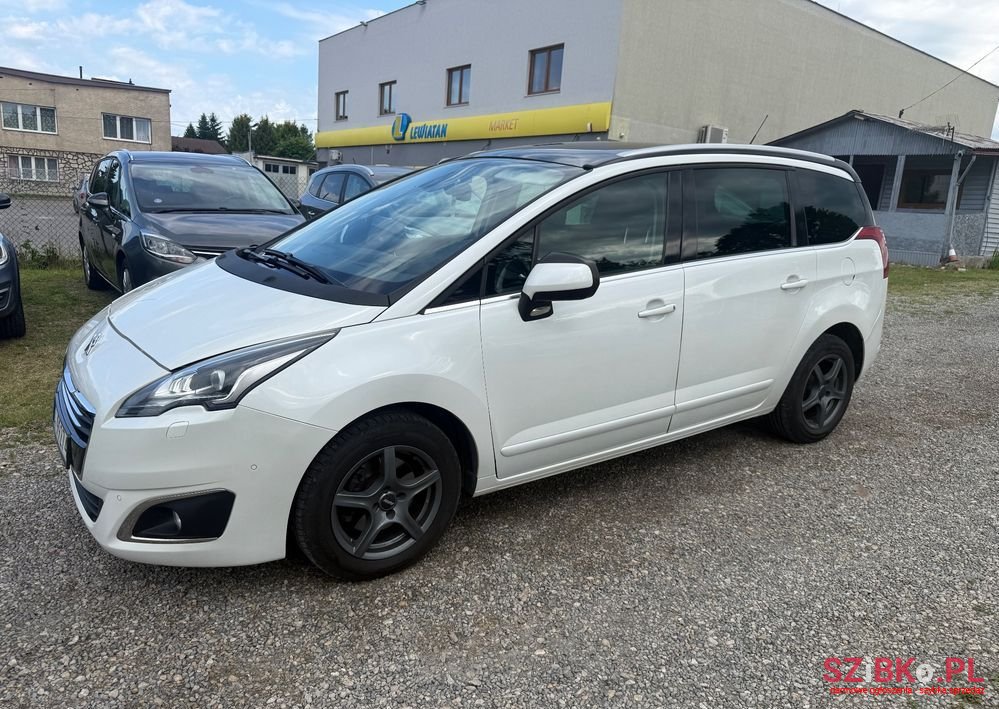 2016' Peugeot 5008 photo #2