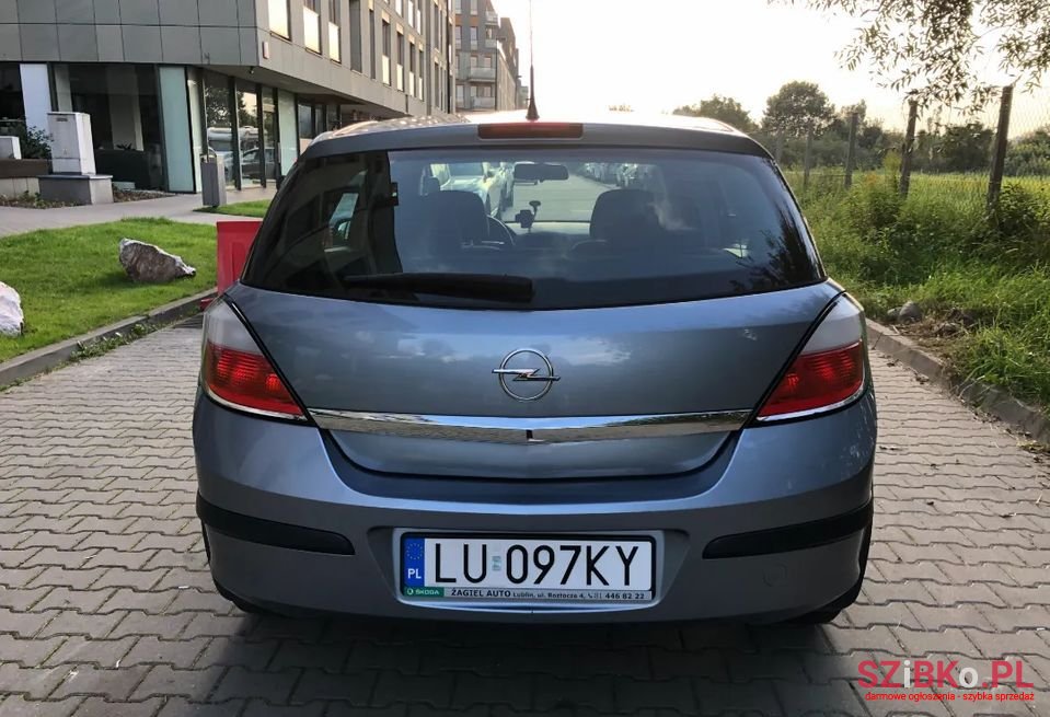 2004' Opel Astra photo #5